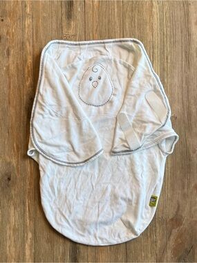 Nested Bean White Baby Swaddle Zen Swaddle Classic Size 0-6M
